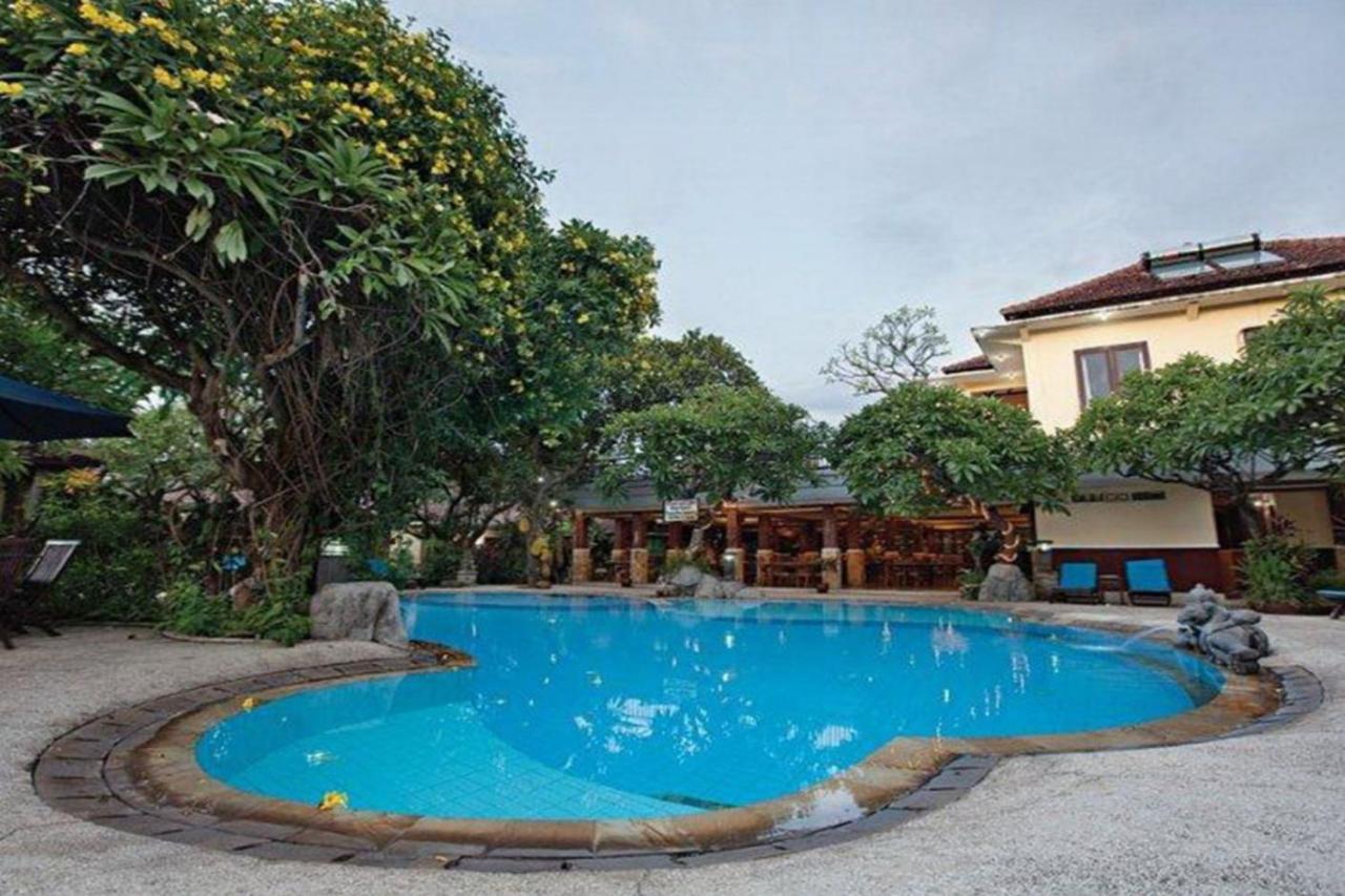 Oyo 2334 Melka Excelsior Hotel Singaraja Extérieur photo