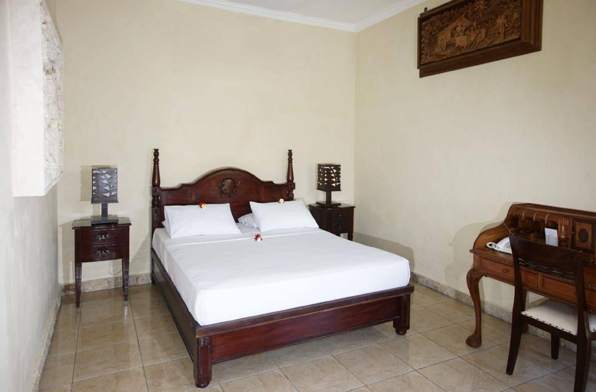 Oyo 2334 Melka Excelsior Hotel Singaraja Extérieur photo